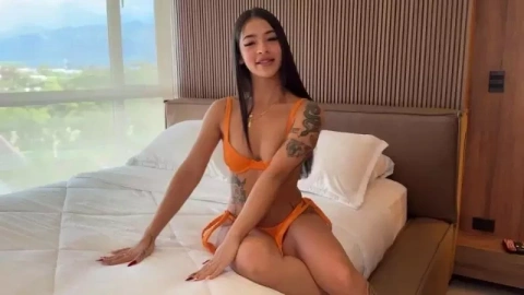 NEW
I Met Him on the Beach, Went to My Room and We Fucked Hard